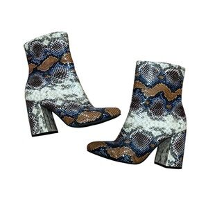 Kaari Blue Erica orange blue snakeskin faux leather chunky heel ankle boots 9